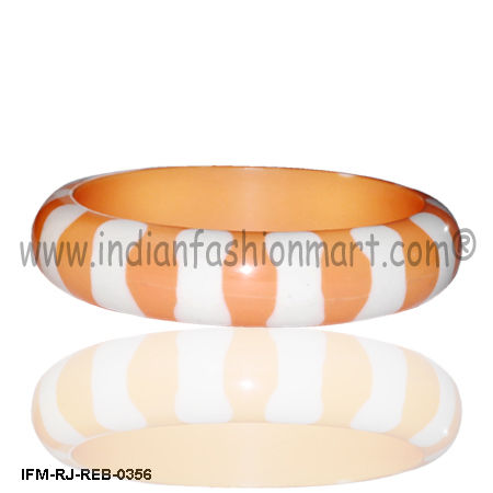 Blissful Smile-Resin Bangle