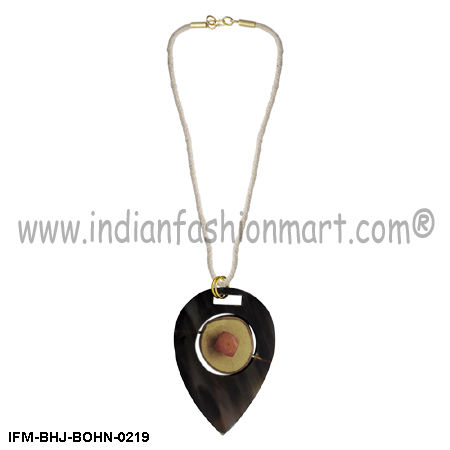 Falbala Simplicity - Horn Pendant Necklace