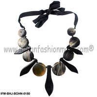 Slinky Petals - Horn Necklace