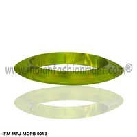 Pretty Cadeau - Mother of Pearl Bangle