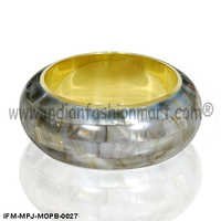 Amphitrite Swag - Mother of Pearl Bangle