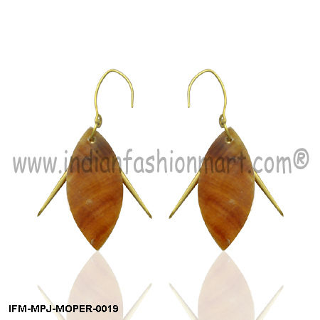 Svelte Plutocracy  - Mother Of Pearl Earrings Gender: Women