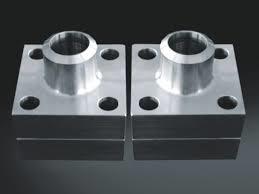SQUARE FLANGES
