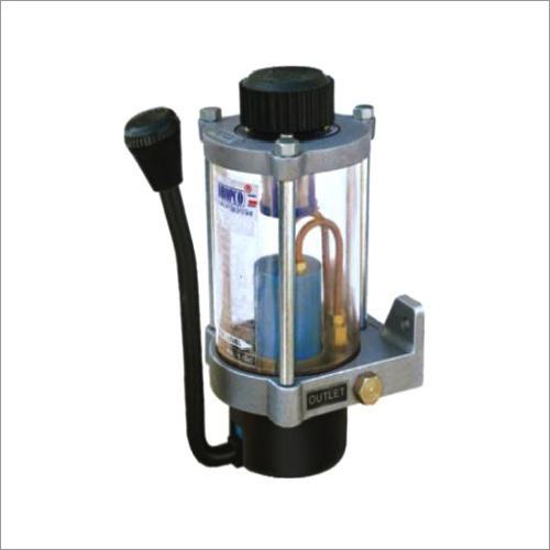 In Hand Piston Pump