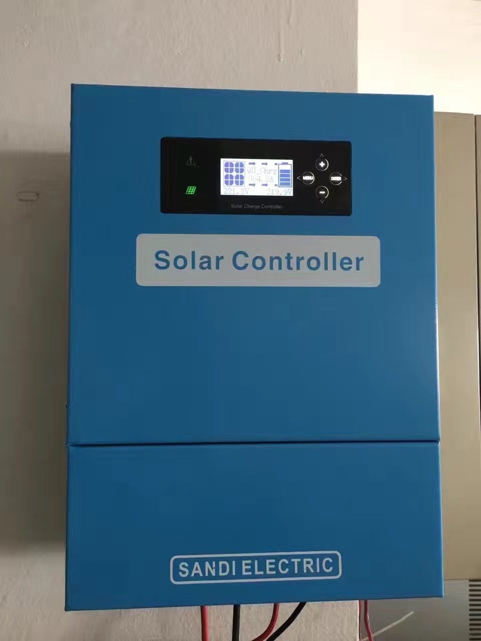 Solar Charge Controller For Charging Battery