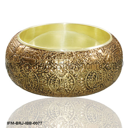 Captivating Belinda - Brass Bangle