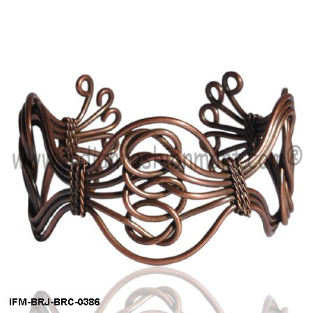 Dogma of Eight - Brass Wire Cuff