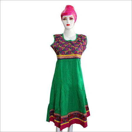 Sleeveless Embroidered Kurti