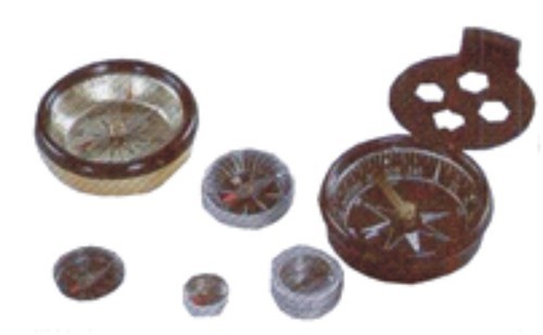 MAGNETIC COMPASS - Metal Body, 4.5Cm Diameter, A-19Mm Needle, Glass Plates, Aluminum Frame, Brass & Plastic Options | Manual Operation, 20 Grams Weight, Cross Lines