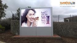 P8 Outdoor Full Colour Advertising Display Screen Input Voltage: 220 Volt (V)