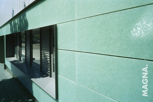 Facade With Under Cut Anchors