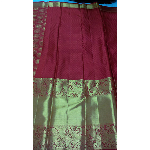Kanjeevaram Silk Sarees - Pure Silk, 5.5 Meters, Maroon with Gold Zari Border | Luxurious Feel, Elegant Floral Design, Intricate Weaving