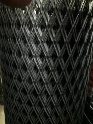 Expanded Metal - Carbon Steel, 8x4 Feet, 1.5 mm Thickness | Cost Effective, Durable Build, High Strength, Secure Barrier, Versatile Use