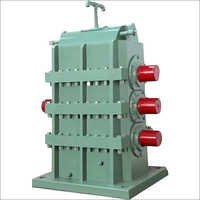 Pinion Stand - Cast Iron, Customizable Dimensions, Painted Finish | Base Mounted, 4 Gears, Variable Gear Ratio, Robust Design, Overload Bearing Capacity