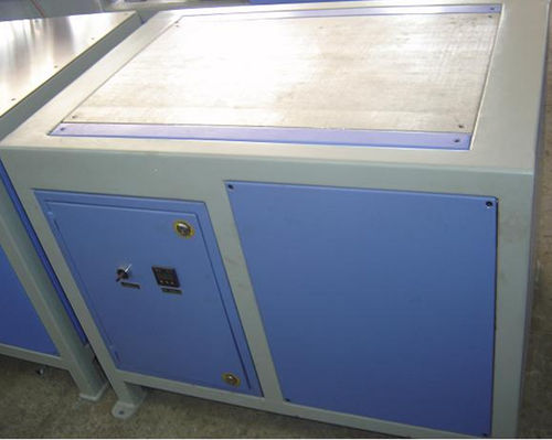 HOT PLATE FOR END CAP BONDING