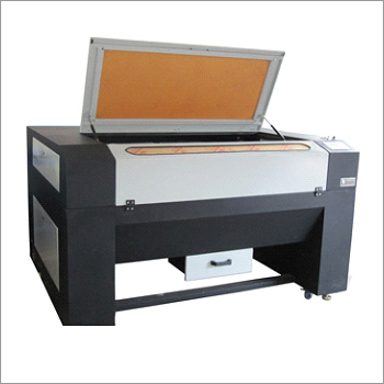 Laser Cutting Machine With Synrad Metal Laser