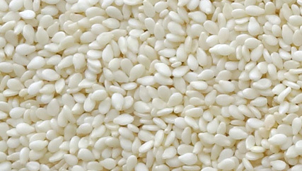 Hulled sesame seeds