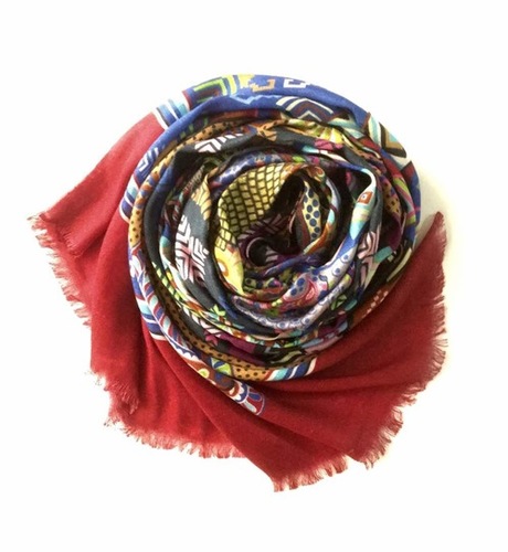 model digital print stole