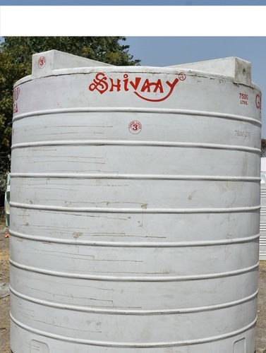 7500 plastic water storage tank