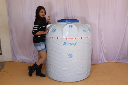 200 litre plastic water storage tank