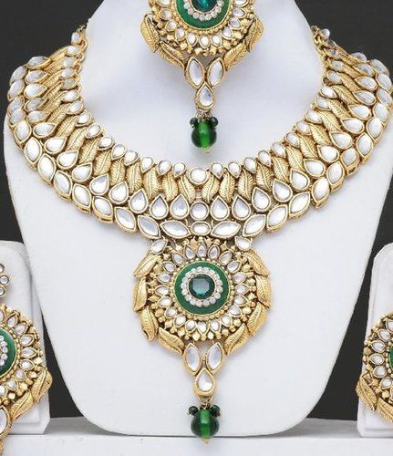 Kundan Bridal Jewellery Gender: Women