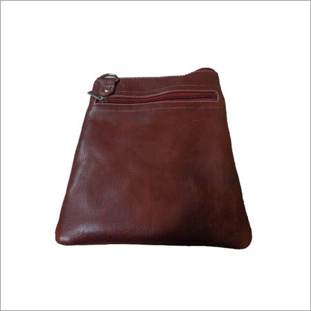 चमड़े के पाउच