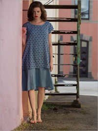 Ladies Designer Top Bust Size: 46  Centimeter (cm)