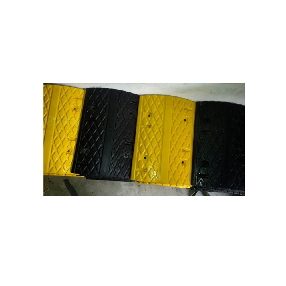 Road Hump For Apartment Size: 500X350X50Mm