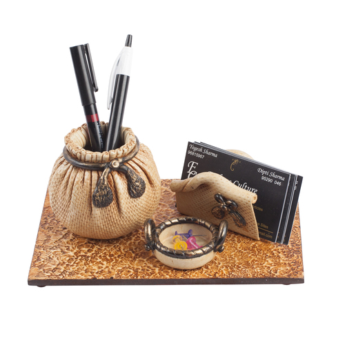 Lamasa Pen Stand