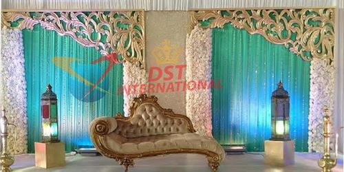 Stylish Wedding Golden Frames