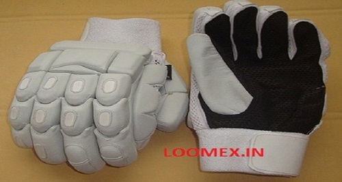 CRICKET BATTING GLOVES