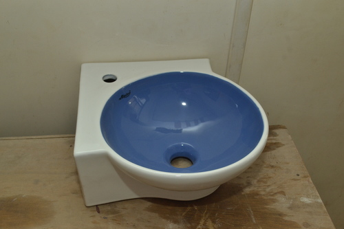 Counter Top Ceramic Basin Installation Type: Floor Mounted