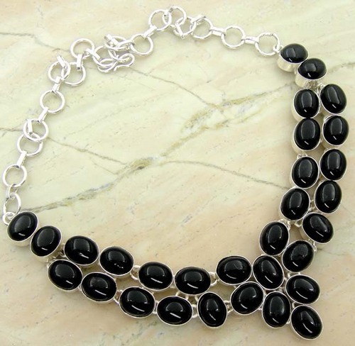 Beads (glossler garnet) necklaces