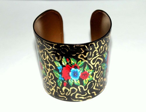 Colourful metal bracelet