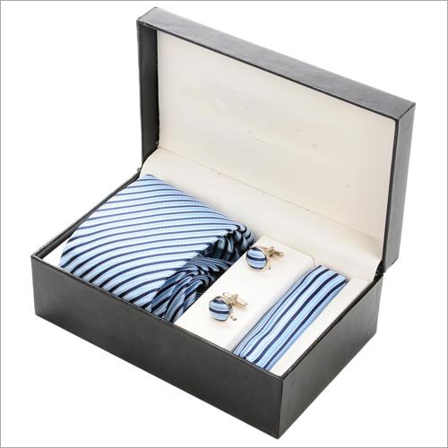 Blue 3pcs gift set including cufflink, necktie and pocket square