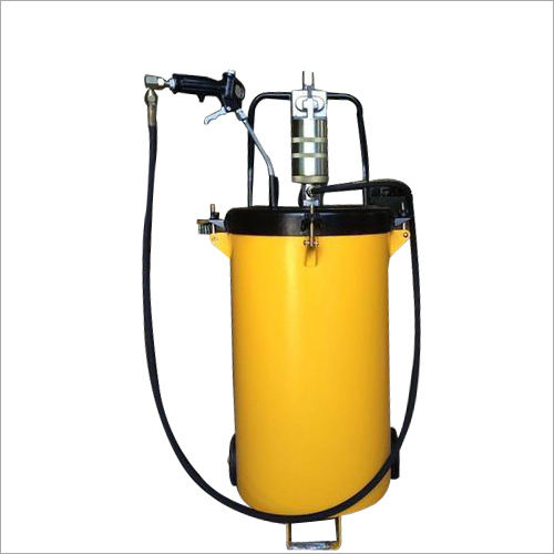 Oil Drainer Machine Lifting Capacity: 30-70 L Tank Capacity