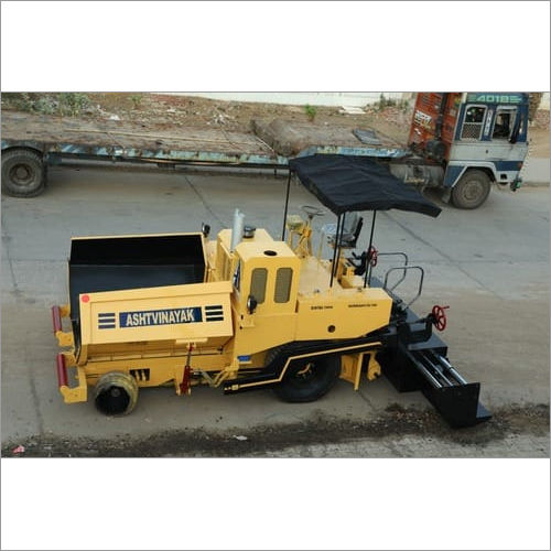 Hydrostatic Sensor Paver Finisher Capacity: 300 T/Hr