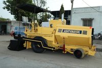 Road Paver Finisher Machine - Stainless Steel, 150-200 T/hr Capacity, Yellow And Black | Heavyweight 1000kg Design
