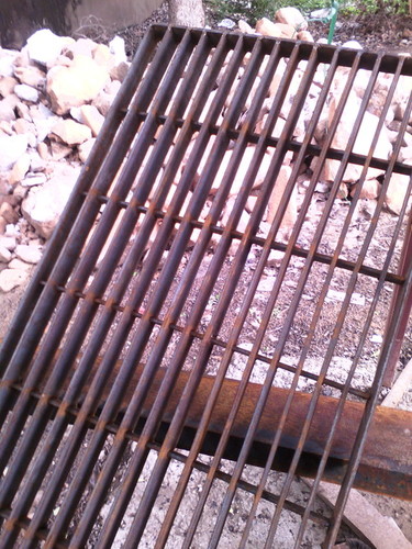 Steel Gratings - Steel Material, Small Manhole Size | Durable, Effective Drainage, Easy Installation