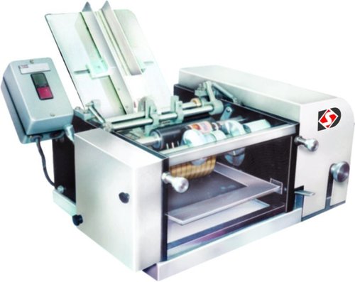 SEMI AUTOMATIC GUM LABELLING MACHINE