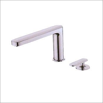 Single Handle Bathtub Faucet With Swivel Spout