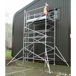 SCAFFOLD WITH TOP PLATFORM