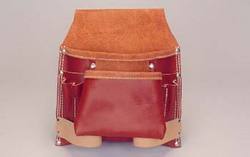 Single Pouch Pigmented Grain Leather