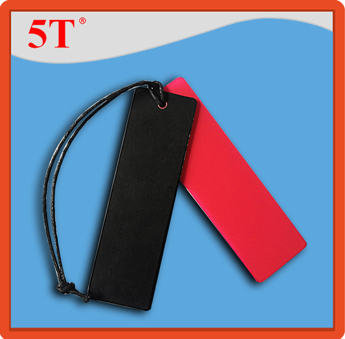 Rectangle Paper And Plastic Hang Tags In One Set