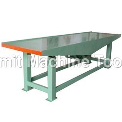 Vibrating Table Machine