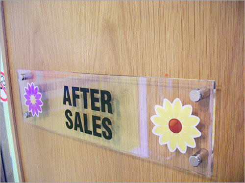 Acrylic Door Fittng Name Plate