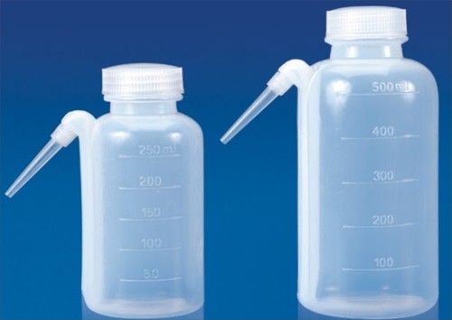 Wash Bottles (New Type) - LDPE Plastic 500/1000ml, Narrow Mouth, Screw Cap | Autoclavable, Leak-Proof, Angled Tip, Chemical Resistant, Ergonomic Design