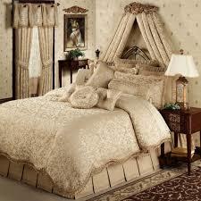 Luxury Comforter Set On Wood Bed