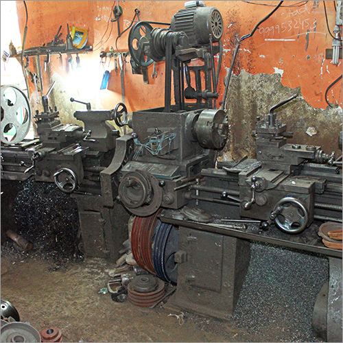 Lathe Machine - Cast Iron, Variable Speed, 1-5 Hp Power, 1 Inch Spindle Bore, 6-12 Inch Swing , Durable Design, Efficient Operation, Low Maintenance