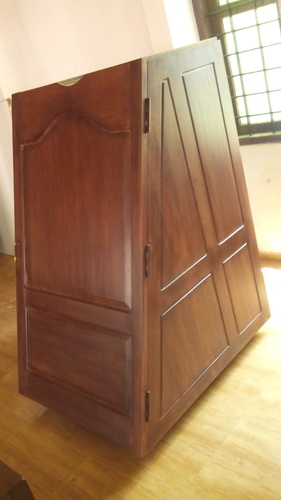 Wooden Sitting Steam Chamber